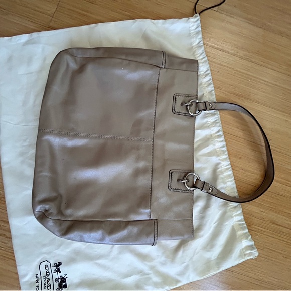 Coach champagne Gallery Leather Zipper Tote Shoulder Bag No. E1260-F19456 - Picture 9 of 9